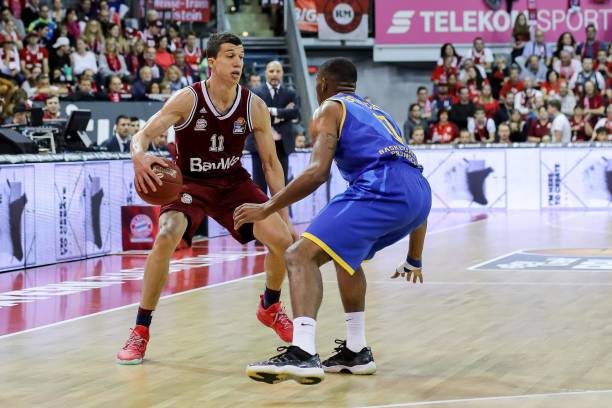 中位列前茅 中位列前茅