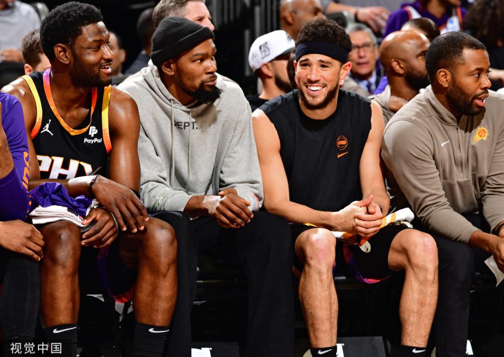 通过他的表 通过他的表