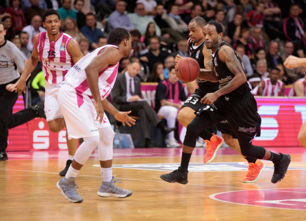 多项核心数 多项核心数